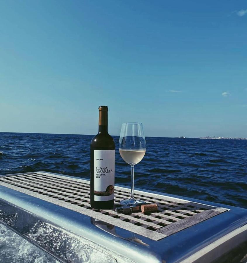 Porto Private Yacht- Accommodation Douro River Bagian luar foto
