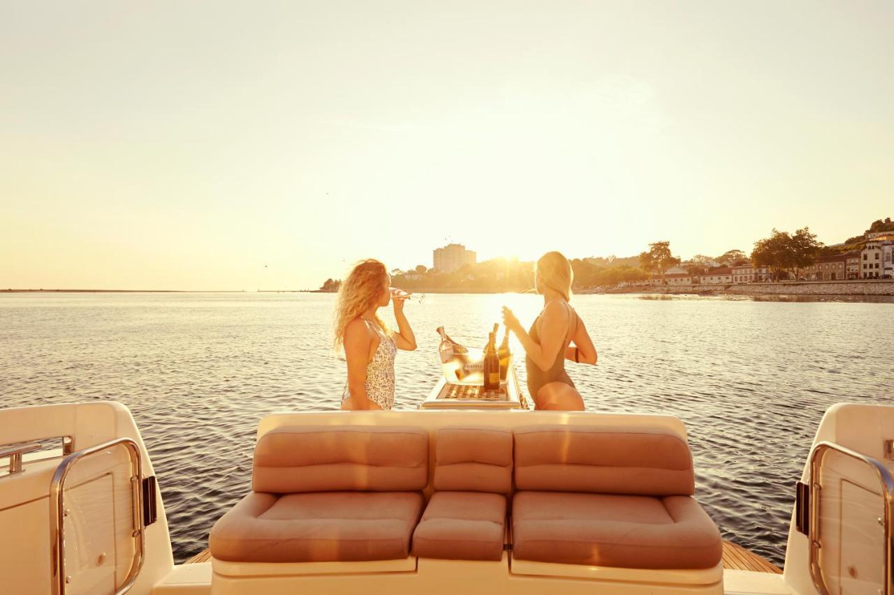 Porto Private Yacht- Accommodation Douro River Bagian luar foto