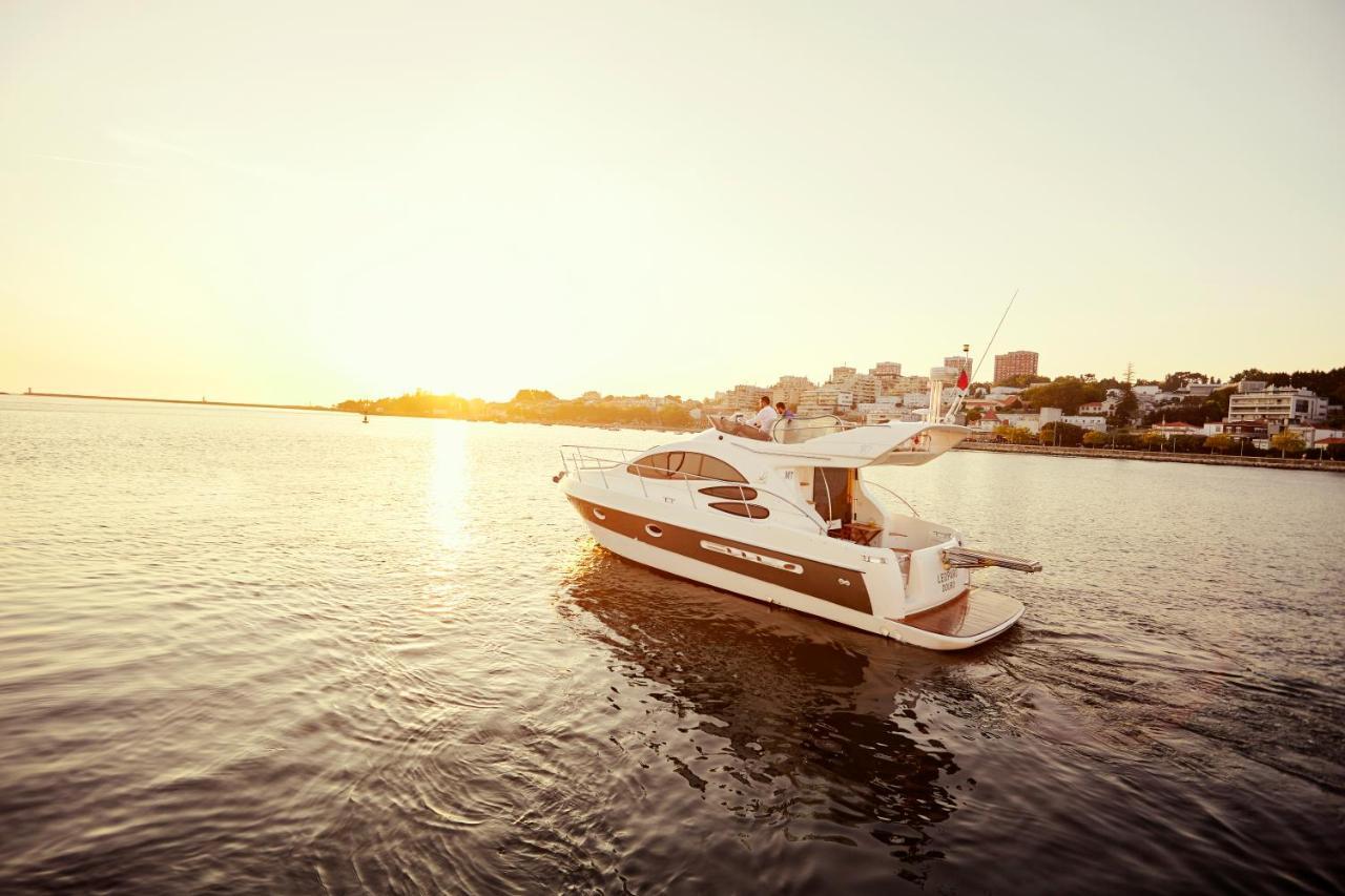 Porto Private Yacht- Accommodation Douro River Bagian luar foto