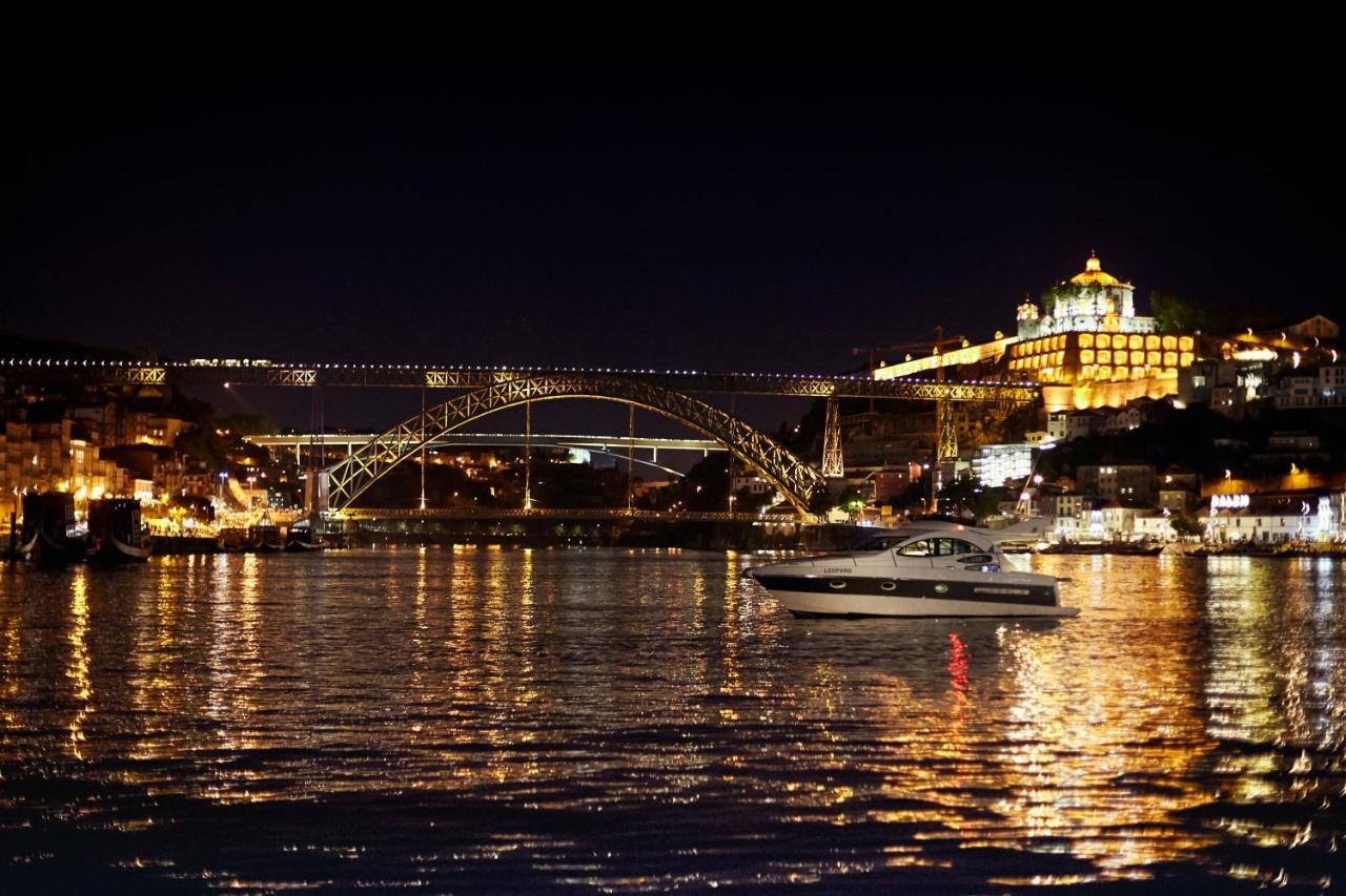Porto Private Yacht- Accommodation Douro River Bagian luar foto
