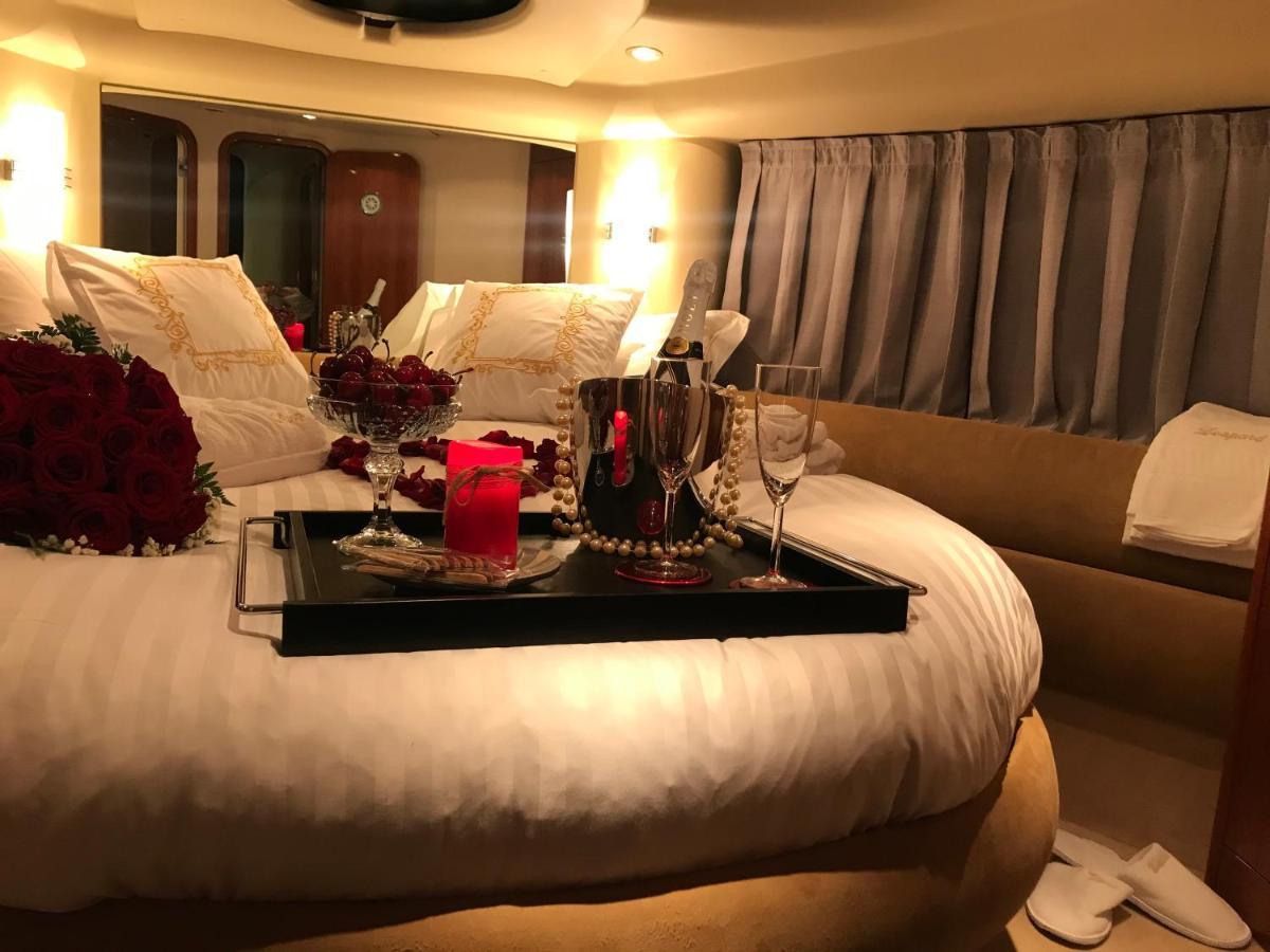 Porto Private Yacht- Accommodation Douro River Bagian luar foto