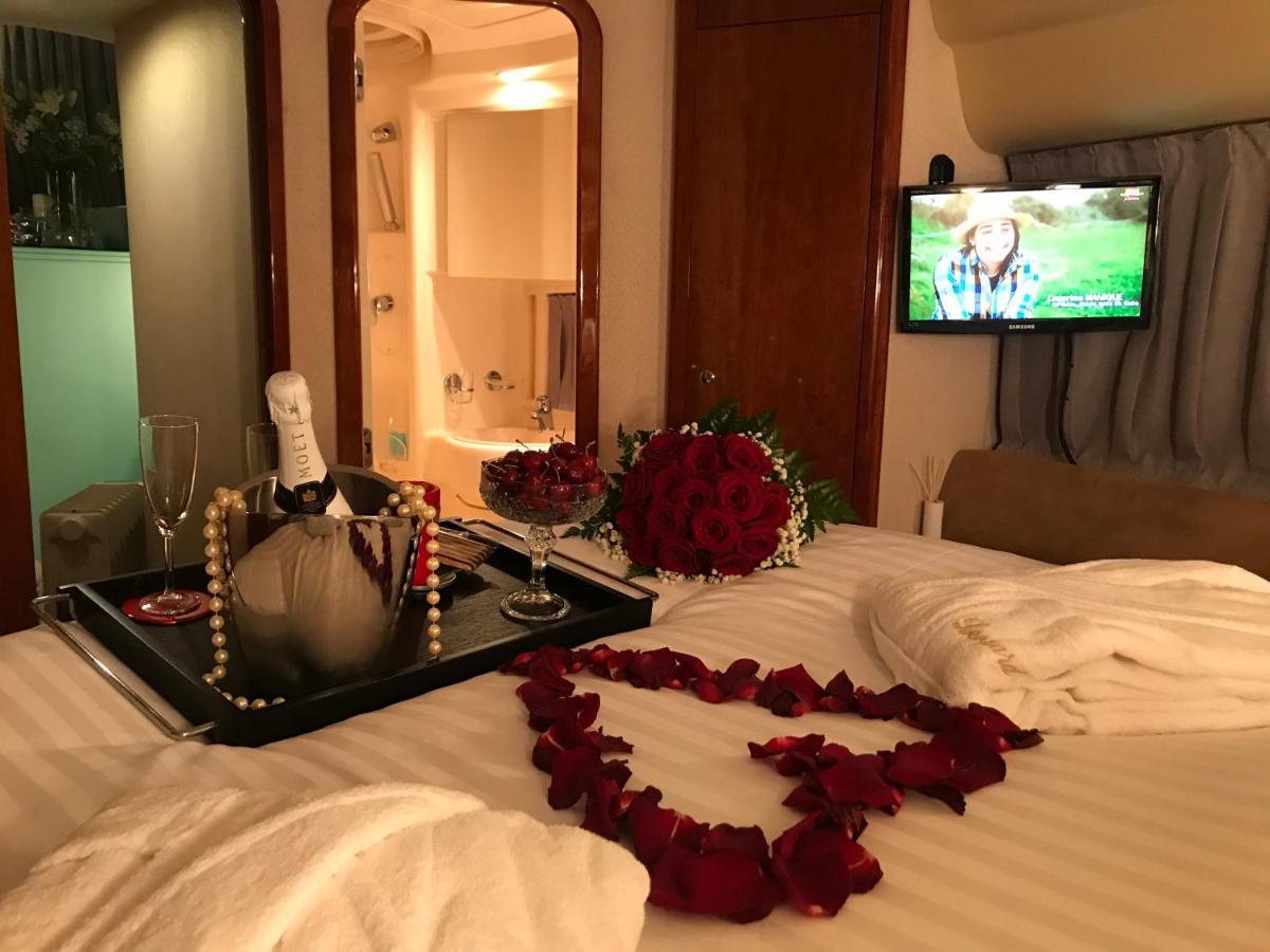 Porto Private Yacht- Accommodation Douro River Bagian luar foto