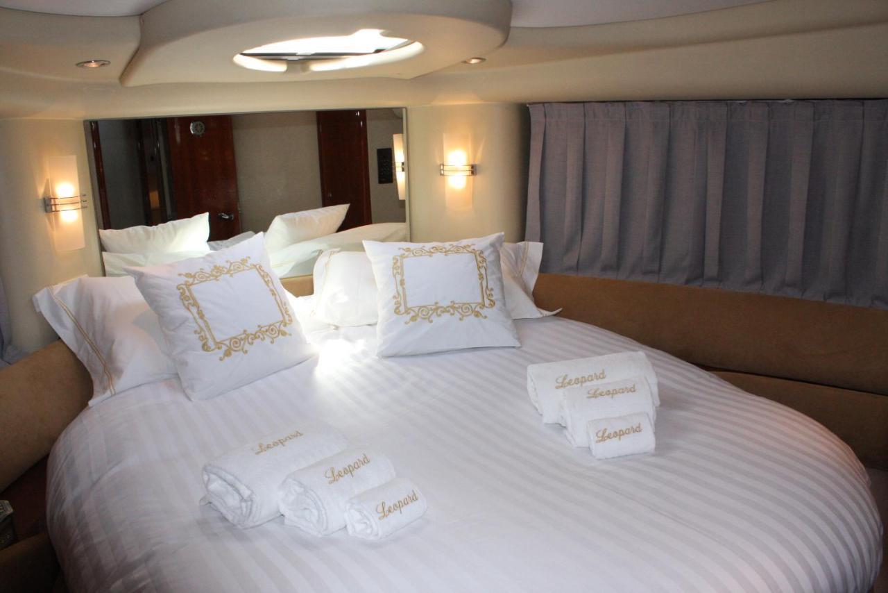 Porto Private Yacht- Accommodation Douro River Bagian luar foto