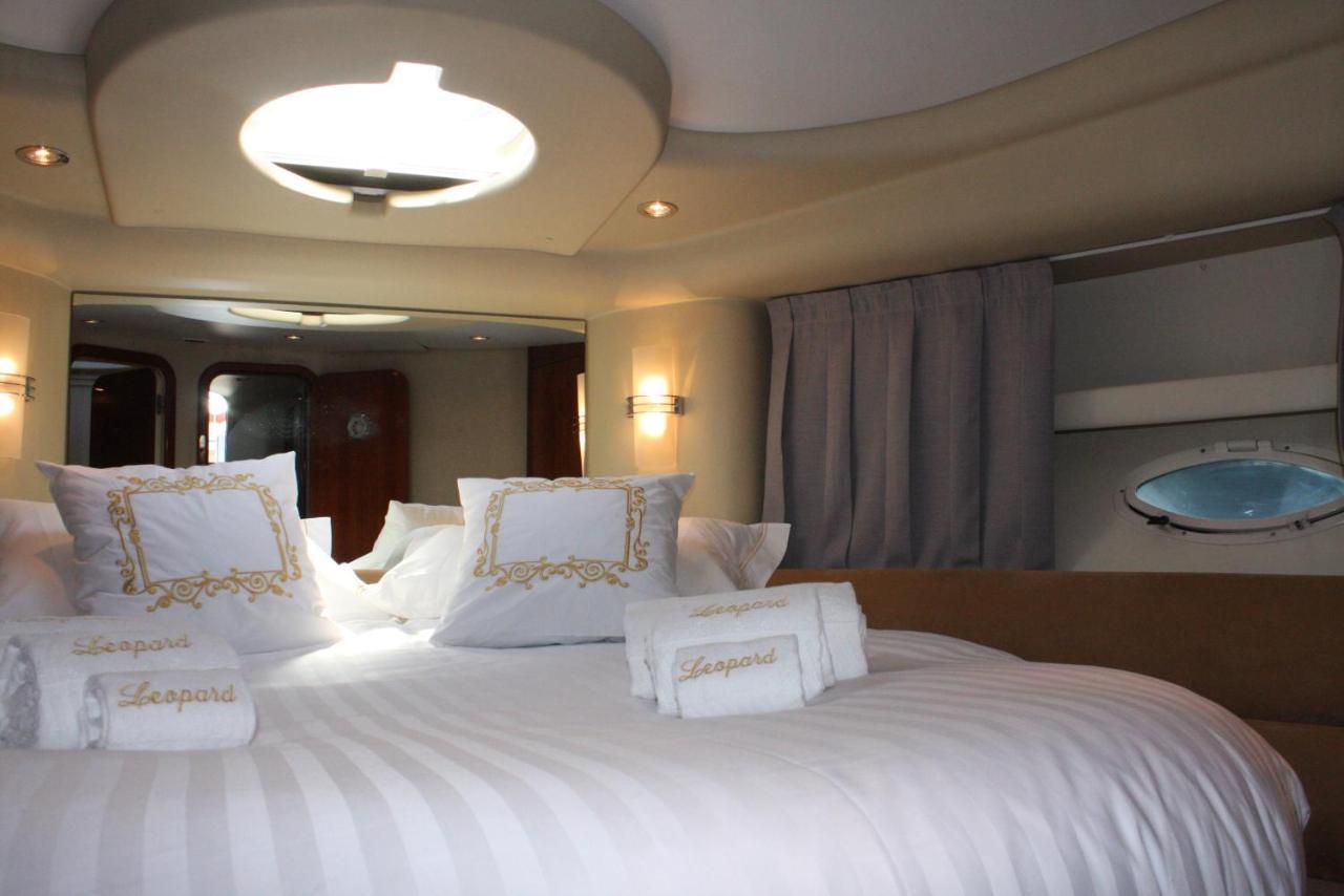 Porto Private Yacht- Accommodation Douro River Bagian luar foto