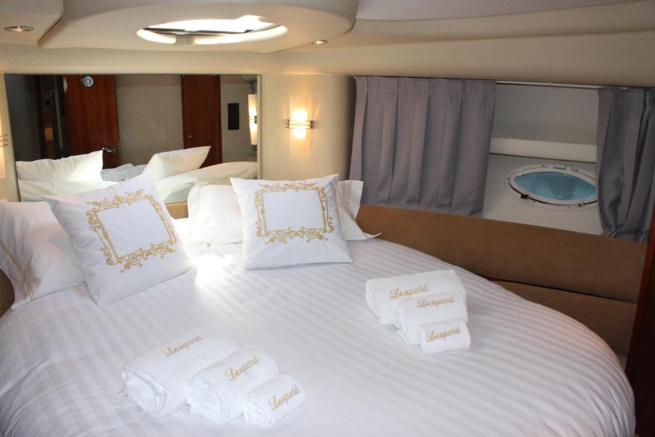 Porto Private Yacht- Accommodation Douro River Bagian luar foto