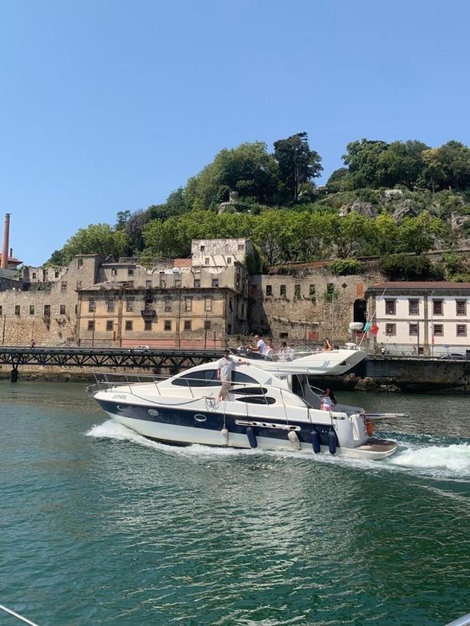 Porto Private Yacht- Accommodation Douro River Bagian luar foto