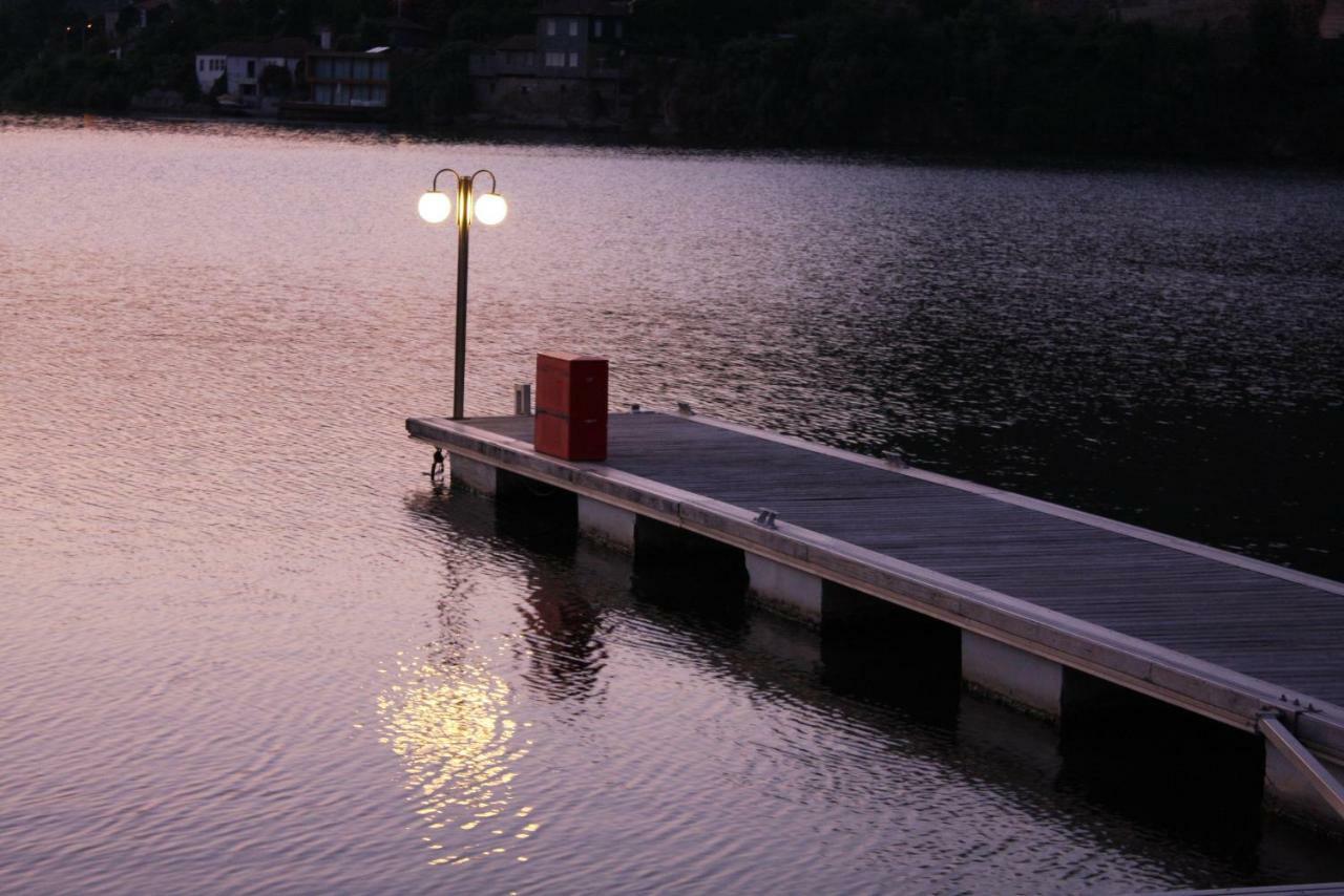 Porto Private Yacht- Accommodation Douro River Bagian luar foto