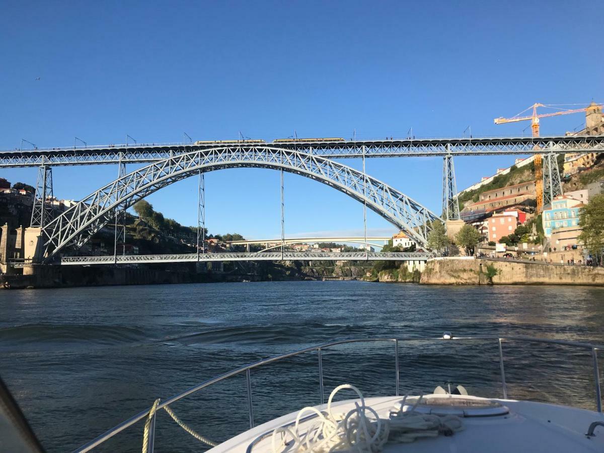 Porto Private Yacht- Accommodation Douro River Bagian luar foto